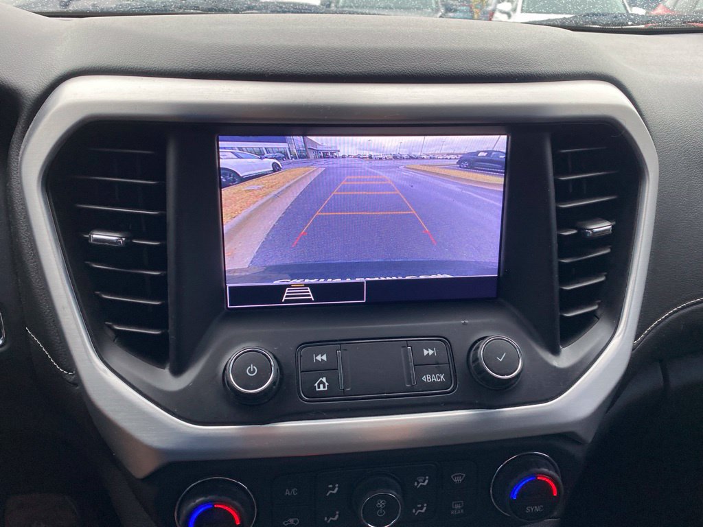 Used 2022 GMC Acadia SLE w/ Driver Convenience Package FWD image 16