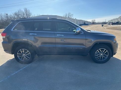 Used 2017 Jeep Grand Cherokee Limited w/ Luxury Group II image 6