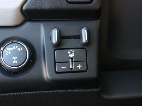 Used 2020 GMC Yukon Denali w/ Open Road Package image 33