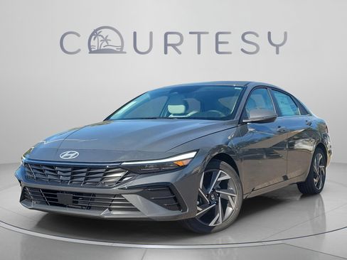 New 2026 Hyundai Elantra Limited FWD image 3