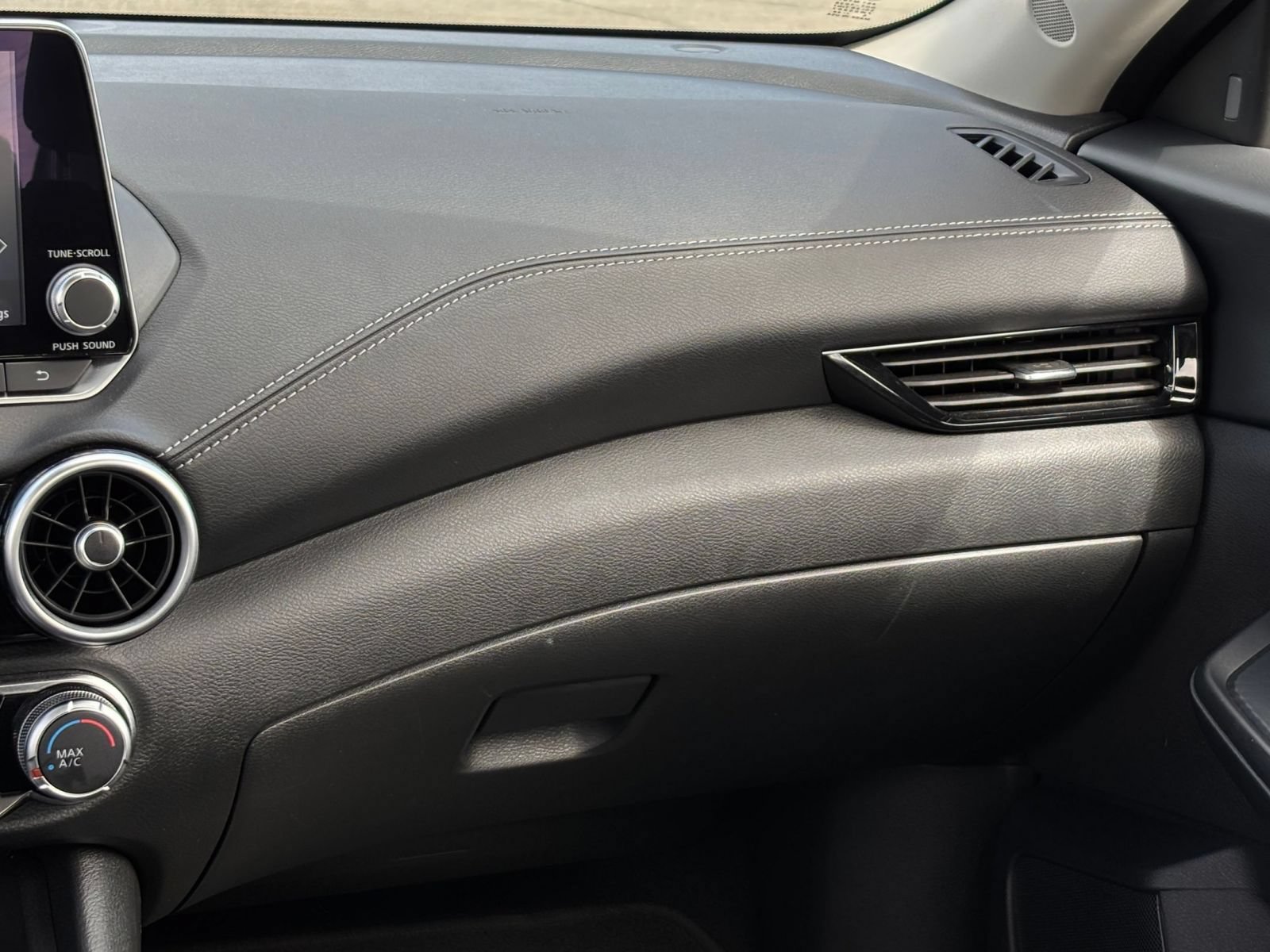Used 2025 Nissan Sentra SV FWD image 33