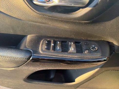 Used 2019 Jeep Cherokee Latitude Plus image 27