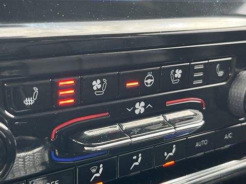 Used 2023 Jeep Grand Cherokee 4WD 4xe w/ Luxury Tech Group II image 36