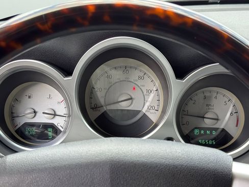Used 2009 Chrysler Sebring Touring w/ Electronics Convenience Group FWD image 11