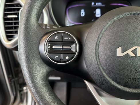 Used 2023 Kia Soul LX FWD image 17