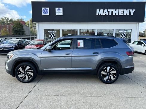 Used 2024 Volkswagen Atlas SE image 2