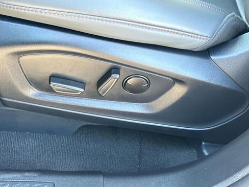 Used 2025 Ford Explorer Active w/ Active Comfort Package image 26