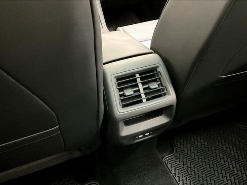 New 2026 Volkswagen Tiguan SE R-Line image 16