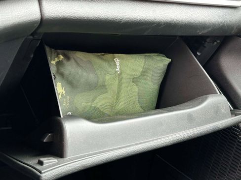 Used 2023 Jeep Grand Cherokee 4WD 4xe image 31