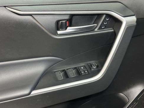 Used 2023 Toyota RAV4 XLE Premium image 21