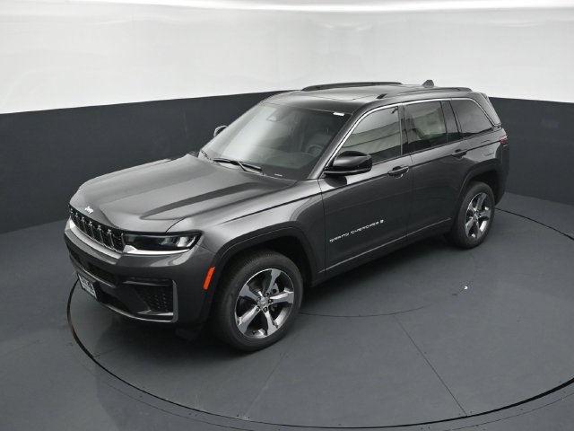New 2026 Jeep Grand Cherokee Limited w/ Trailer Tow Package AWD/4WD image 14