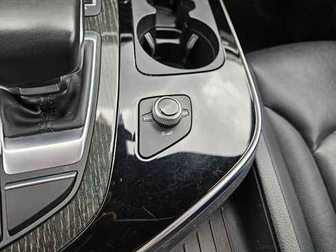 Used 2018 Audi Q7 3.0T Prestige w/ Prestige Package AWD/4WD image 29
