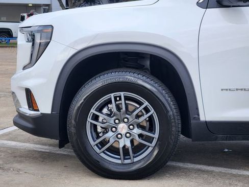 Used 2025 GMC Acadia Elevation image 8