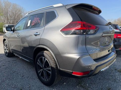 Used 2020 Nissan Rogue SV w/ Premium Package image 3