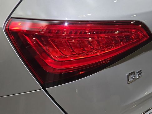 Used 2015 Audi Q5 2.0T Premium Plus w/ Premium Plus Package image 36