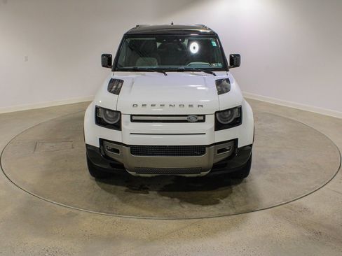 Used 2024 Land Rover Defender 110 X-Dynamic SE image 8