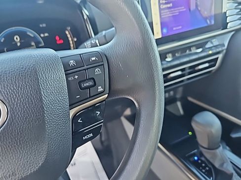 Used 2025 Toyota Camry LE image 12