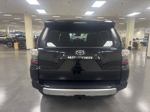 Certified 2024 Toyota 4Runner TRD Off-Road Premium image 6