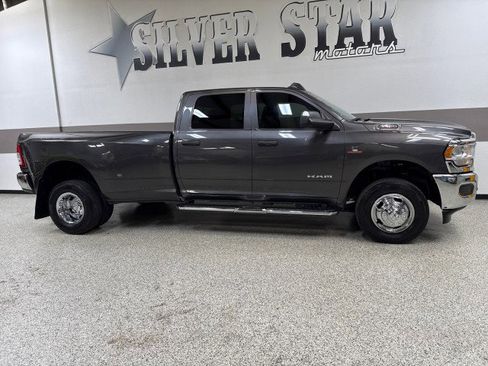 Used 2022 RAM 3500 Tradesman image 43