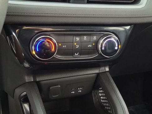 Used 2024 Chevrolet TrailBlazer LT FWD image 30