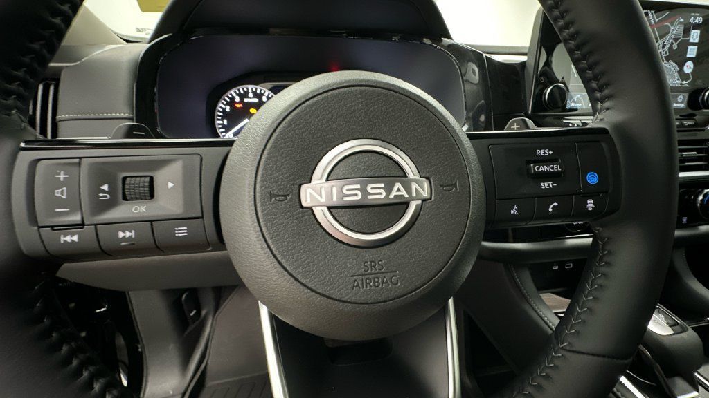 Certified 2024 Nissan Pathfinder SL w/ Black Appearance Package AWD/4WD image 17