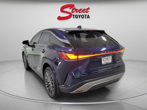 Used 2024 Lexus RX 350 FWD w/ Convenience Package image 2