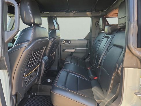 Used 2022 Ford Bronco Badlands w/ Sasquatch Package image 12