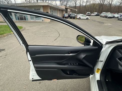 Used 2018 Toyota Camry XSE w/ Driver Assist Package image 23