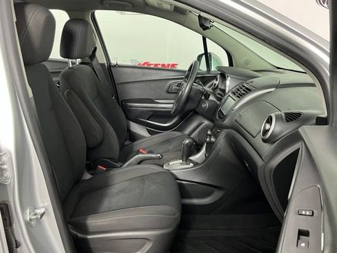 Used 2016 Chevrolet Trax LS w/ LPO, Protection Package FWD image 24