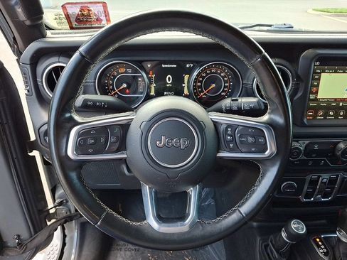 Used 2020 Jeep Wrangler Unlimited Sahara AWD/4WD image 19
