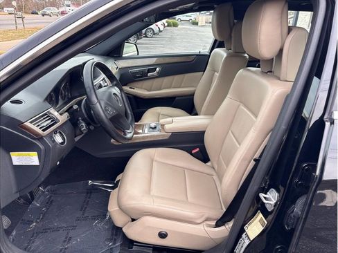 Used 2011 Mercedes-Benz E 350 4MATIC Wagon image 12