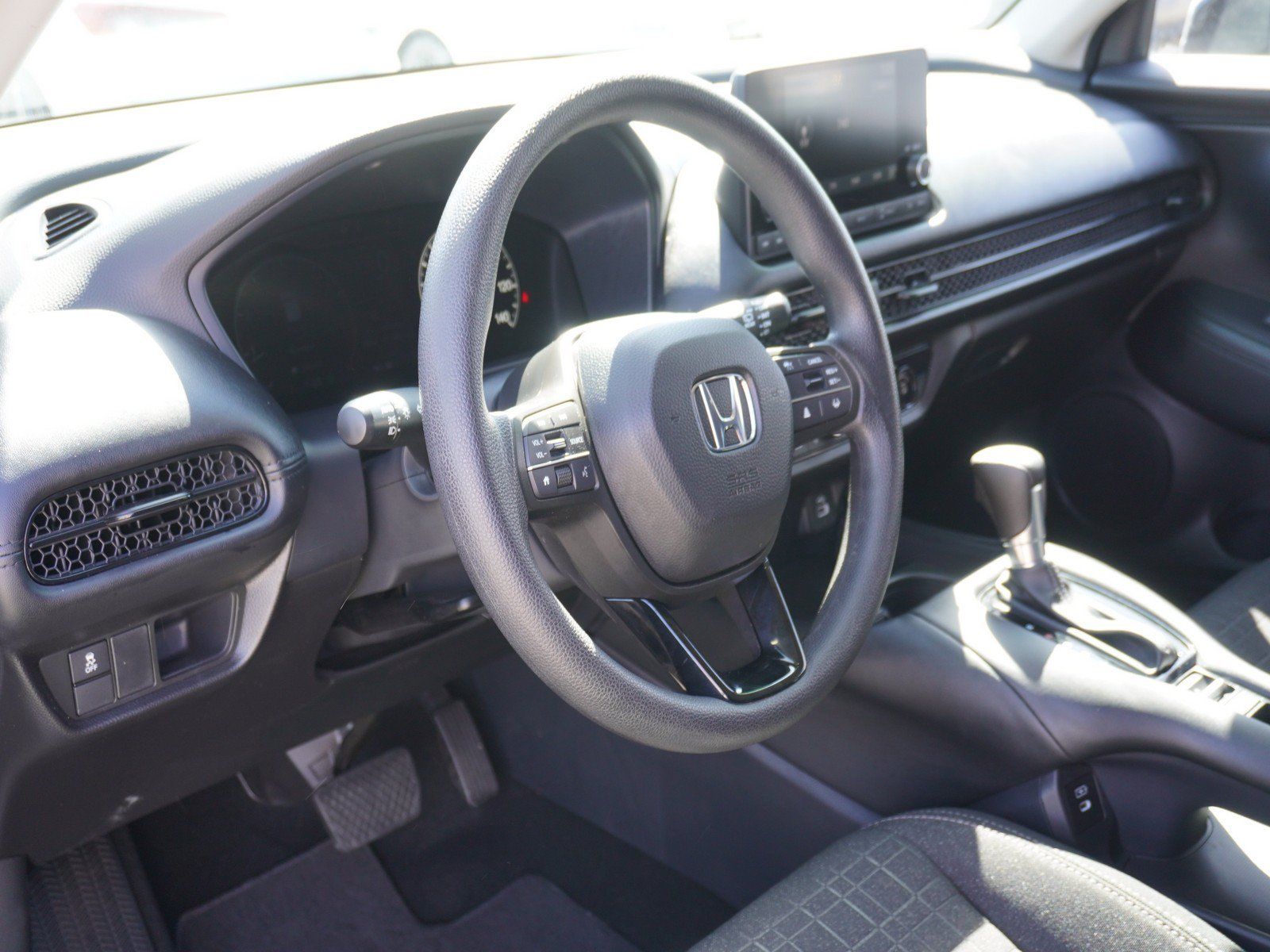 Used 2025 Honda HR-V LX image 18