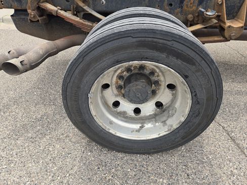 Used 2018 Ford F550 2WD Regular Cab Super Duty image 12