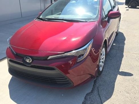 Used 2025 Toyota Corolla LE FWD image 2