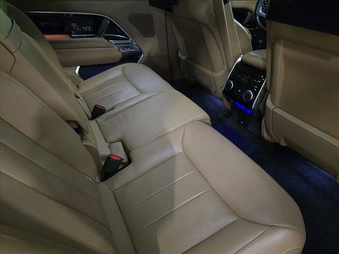 Used 2023 Land Rover Range Rover Long Wheelbase SE AWD/4WD image 11