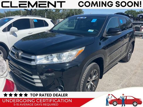 Used 2019 Toyota Highlander LE w/ Protection Package #3 AWD/4WD image 1