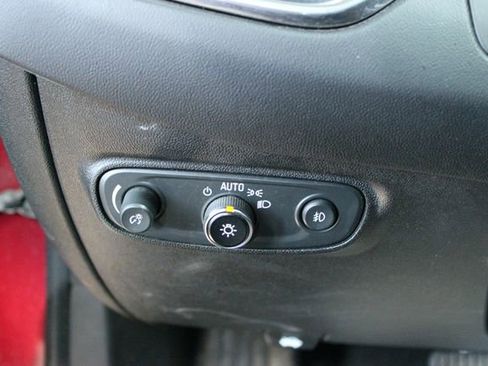 Used 2020 Chevrolet Equinox LT w/ Driver Convenience Package image 12