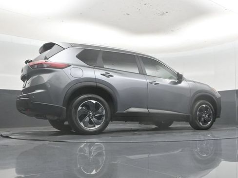 Used 2024 Nissan Rogue SV w/ SV Premium Package FWD image 46