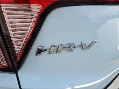 Used 2016 Honda HR-V EX image 17