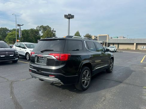 Used 2019 GMC Acadia Denali w/ Technology Package FWD image 4
