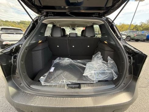 New 2026 Nissan Kicks SR w/ Cold Weather Package image 15