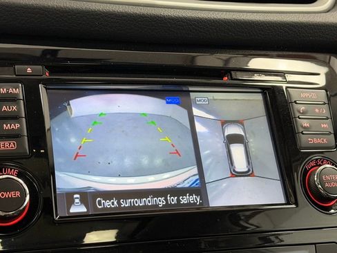 Used 2016 Nissan Rogue SV w/ SV Premium Package image 21