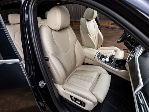 Used 2022 BMW X5 xDrive40i w/ Executive Package image 26