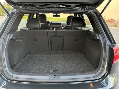 Used 2017 Volkswagen GTI SE image 7