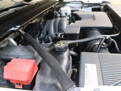 Used 2017 Chevrolet Suburban LT image 66