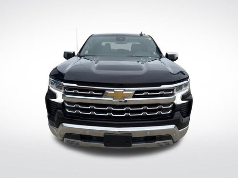 Used 2022 Chevrolet Silverado 1500 LTZ AWD/4WD image 2