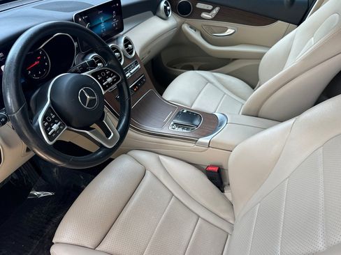 Used 2021 Mercedes-Benz GLC 300 image 4