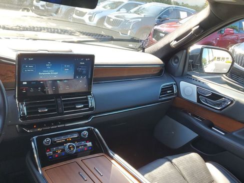 Used 2023 Lincoln Navigator Black Label image 20