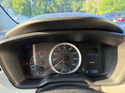 Used 2020 Toyota Corolla LE FWD image 12