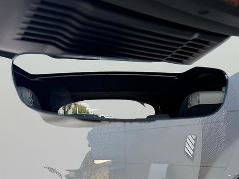 New 2025 Land Rover Discovery Sport Dynamic SE AWD/4WD image 28